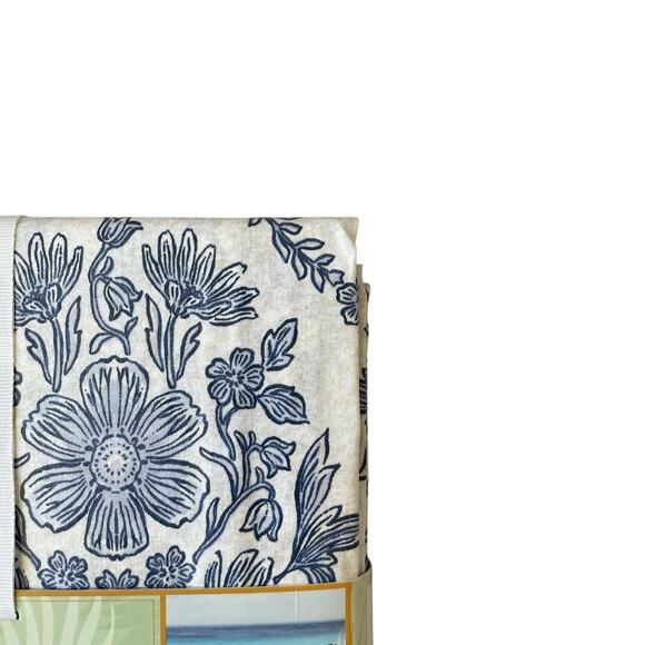 Lillian August Floral Easy Care Indoor Outdoor Tablecloth 60x120 Blue White NEW - Picture 10 of 15